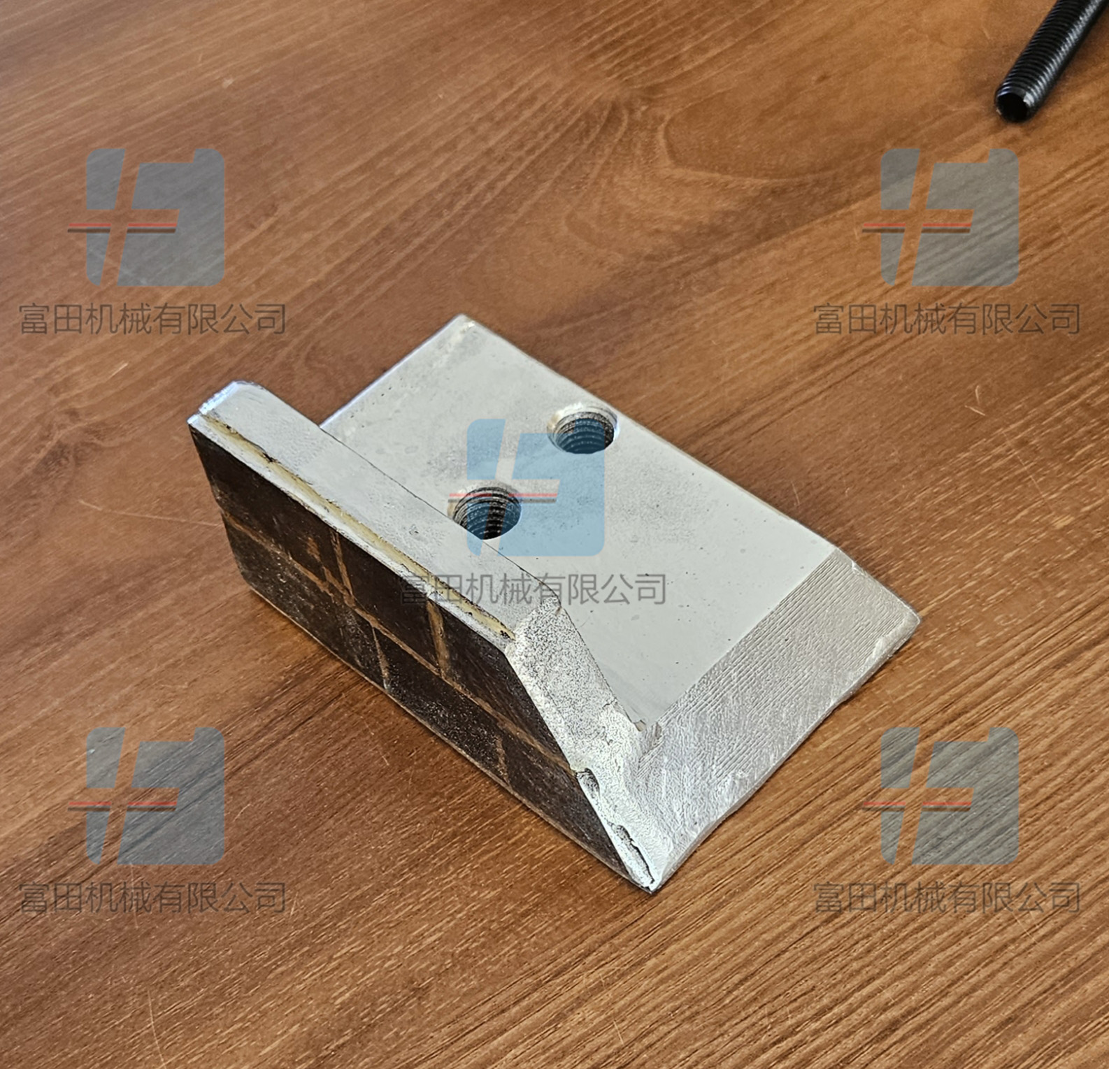 2026新款爱立许副厂混合机合金底部工具