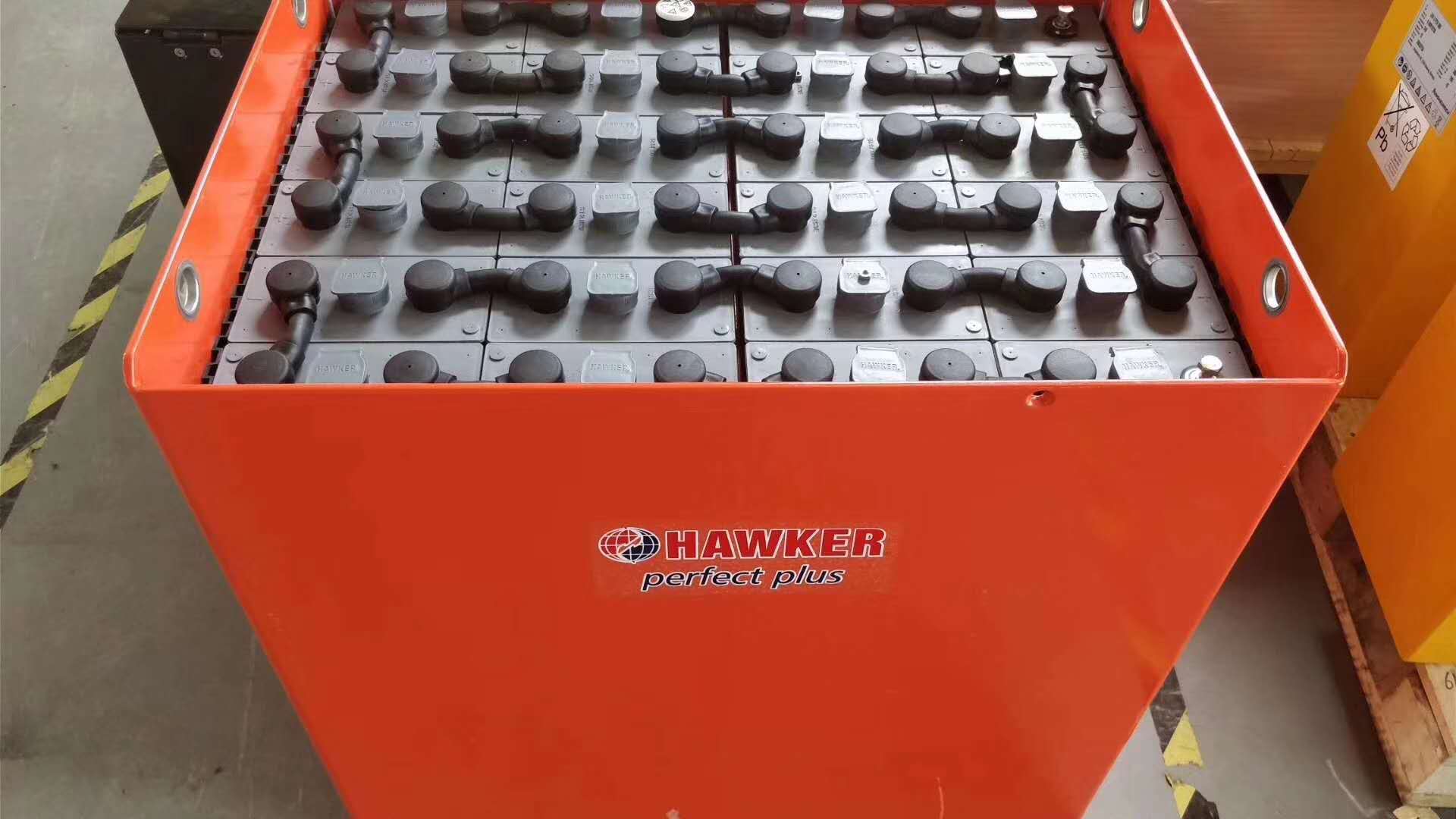 供应英国HAWKER霍克叉车蓄电池 48V270AH电动叉车牵引车