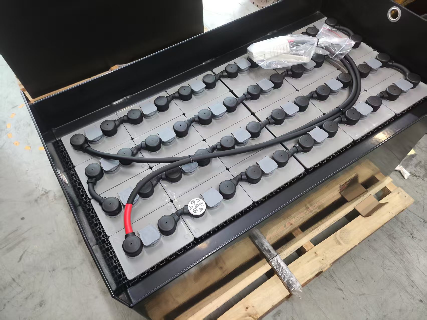 霍克HAWKERPZS电池 搬运车动力设备6PZS690/48V 提供持久电力支持