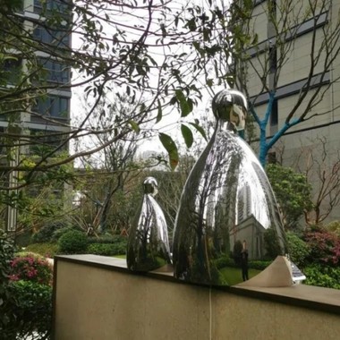 温州龙湖项目 抽象人不锈钢雕塑 亲子镜面雕塑摆件