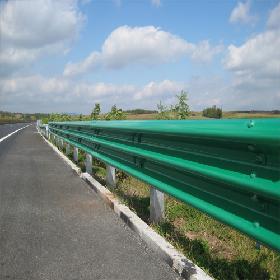 安徽巢湖公路波形梁护栏板厂家送货安装