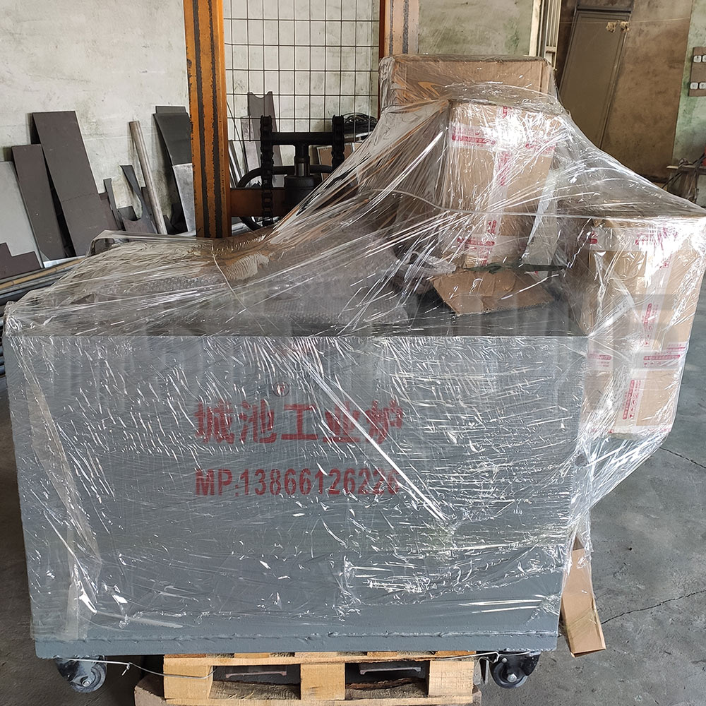 往复摇摆式淬火油槽,淬火油槽,往复淬火槽,摆动淬火油槽,淬火油池,淬火槽,淬火水池,淬火水槽