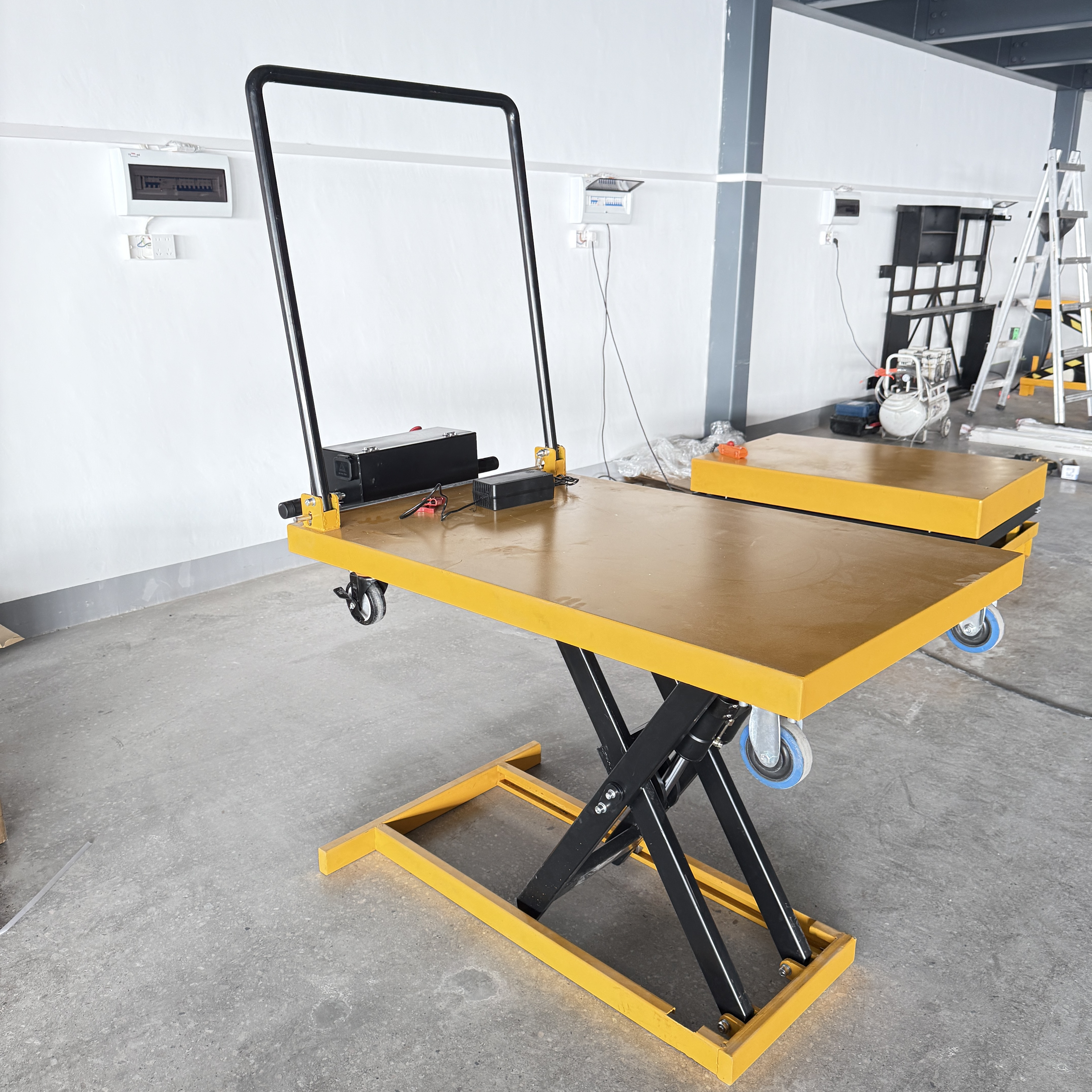 超市、仓库、物流、工厂加厚剪叉喜目雷克电动平板车