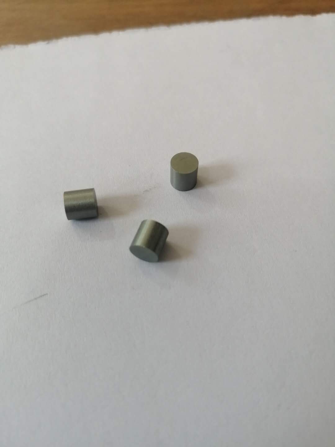 拓扑量子材料，锡Sn，锗Ge，铋Bi，铕Eu，锶Sr