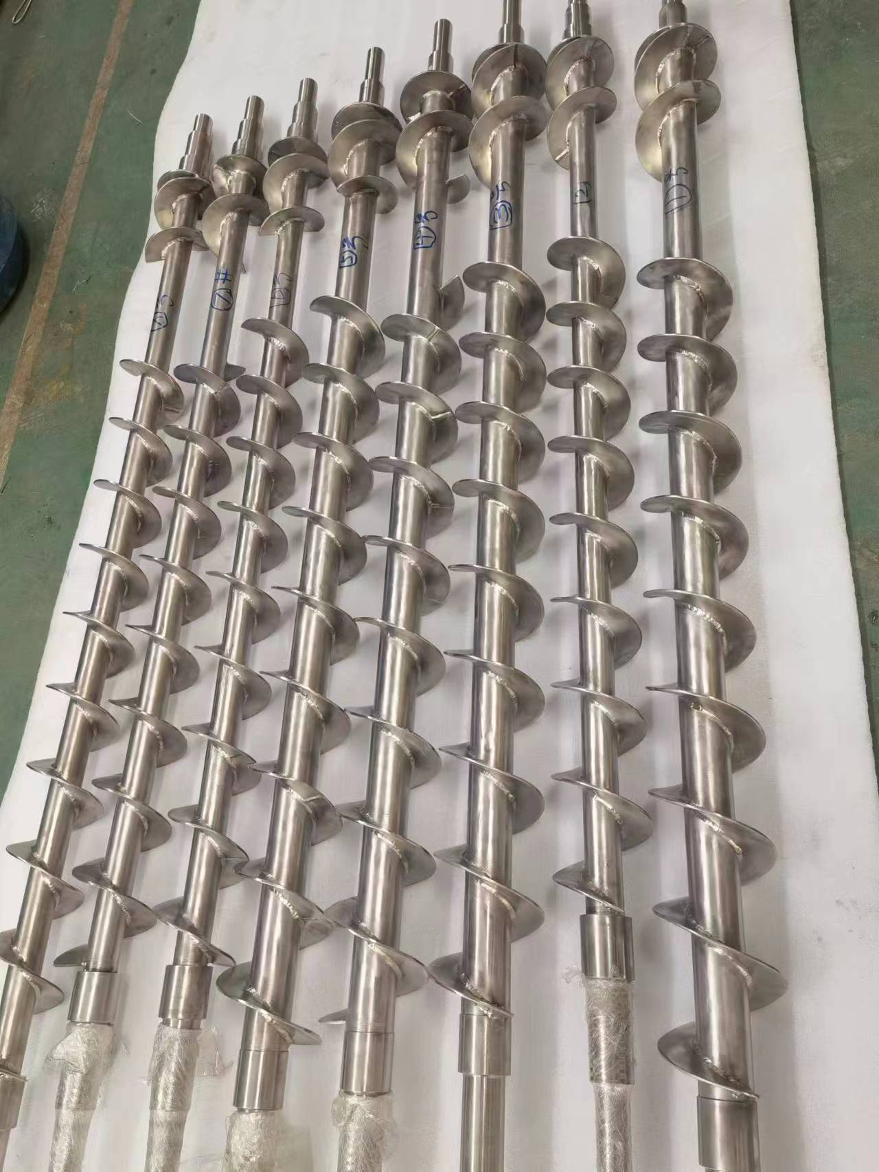 欣旺腾加工定制TA2钛合金绞龙 化工上料螺旋设备 上料钛搅拌轴