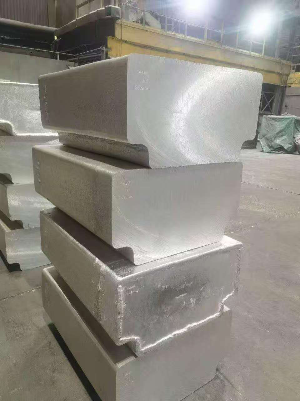 主营俄罗斯进口铝锭、铜，镍