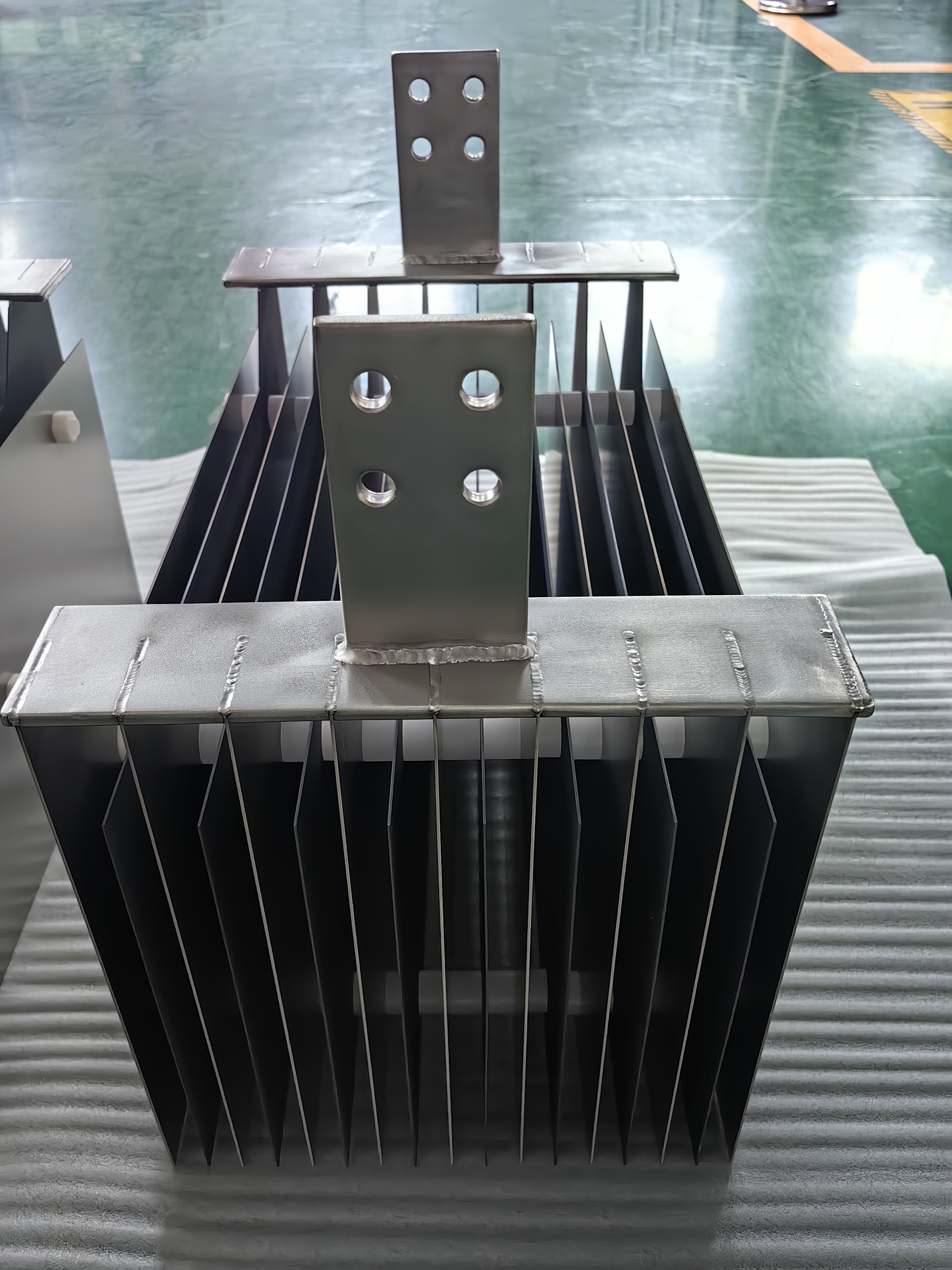 加工定制钌铱电镀钛阳极  化工污水处理电镀钛电极  消毒除垢钛电极组件