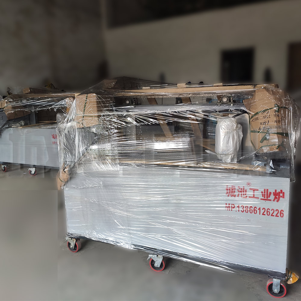 侧拉升降式淬火槽,升降淬火槽,实验淬火槽,自动淬火槽,淬火油槽,淬火水槽,淬火盐槽,淬火碱槽