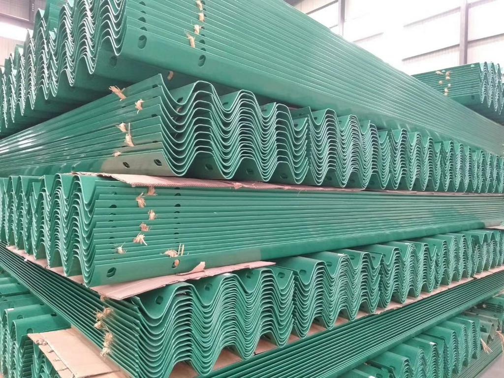 呼和浩特公路防撞波形护栏板每米价格