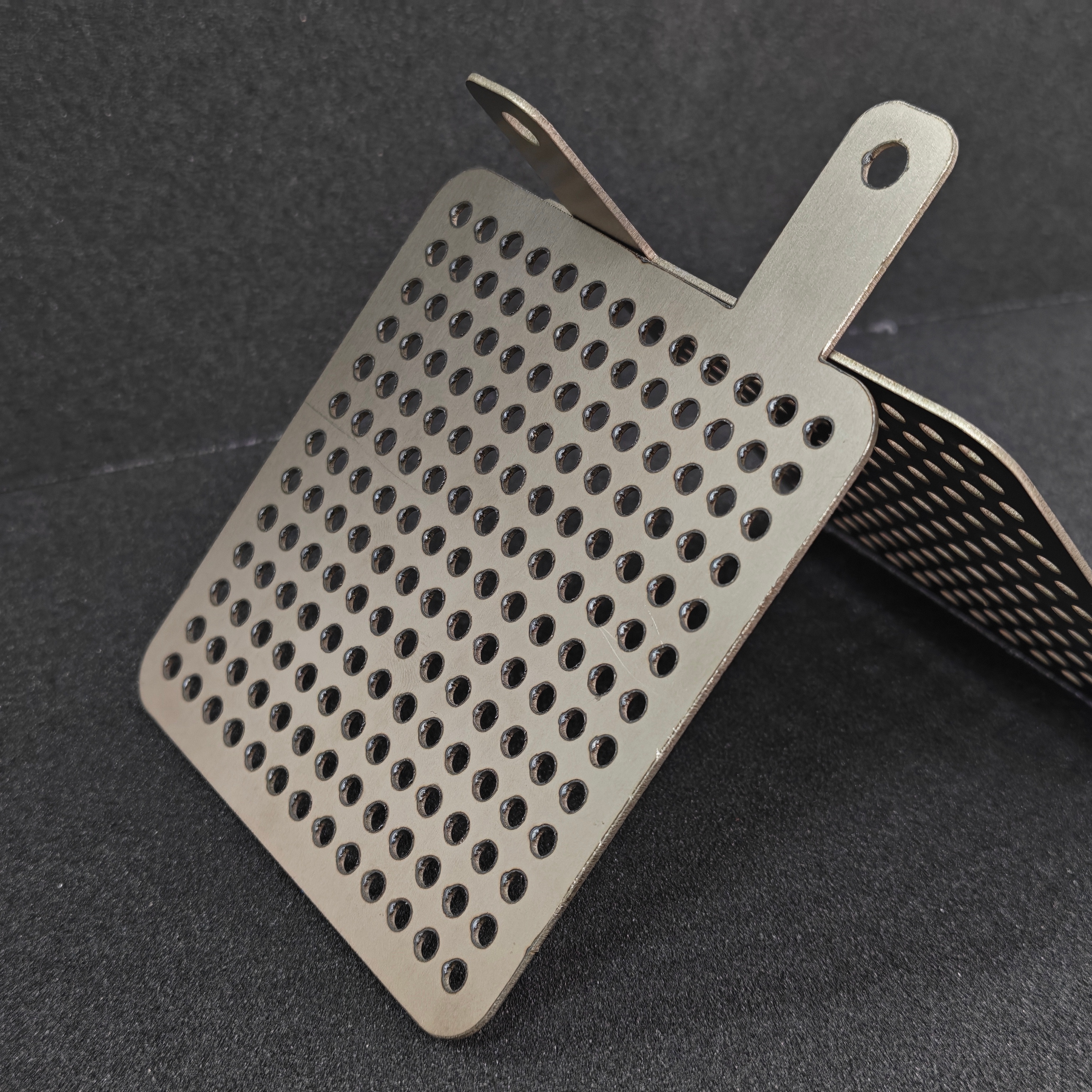 工业纯钛带柄冲孔网 反应器布气钛板 电解用多孔钛电极片