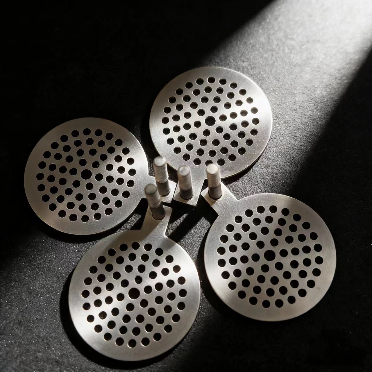 工业电解用带杆多孔钛电极板 钛阳极 污水处理 / 电渗析专用钛电极