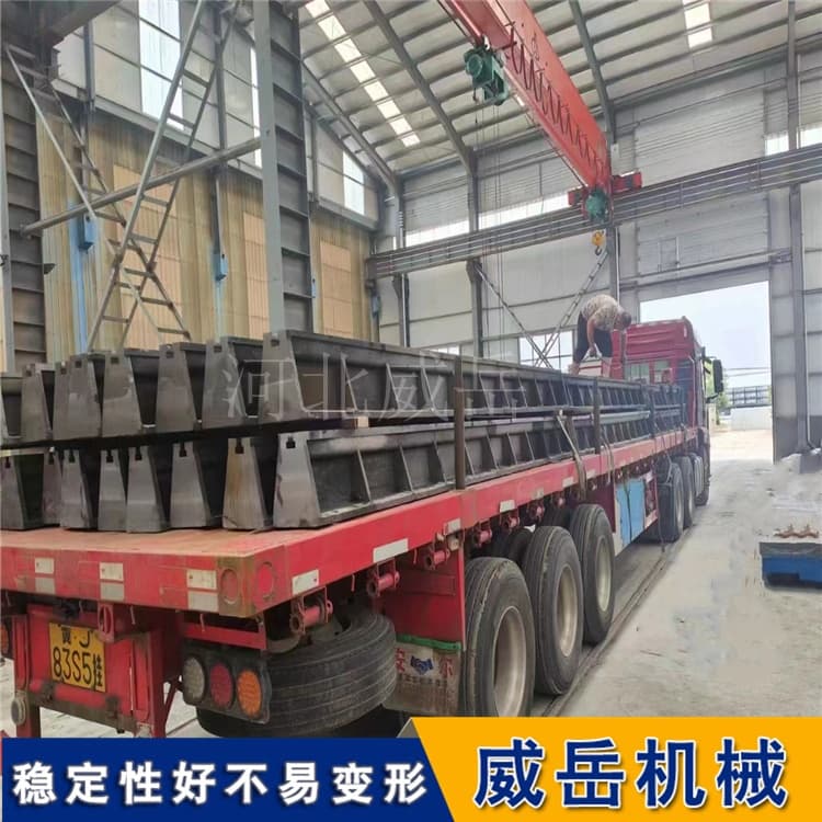 灰铸铁地平铁材料性能分析：抗变形性与稳定性在重型机械中的应用