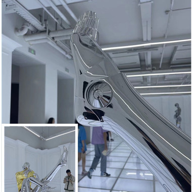 北京​​​​​​​巡回展会 不锈钢镜面人物雕塑