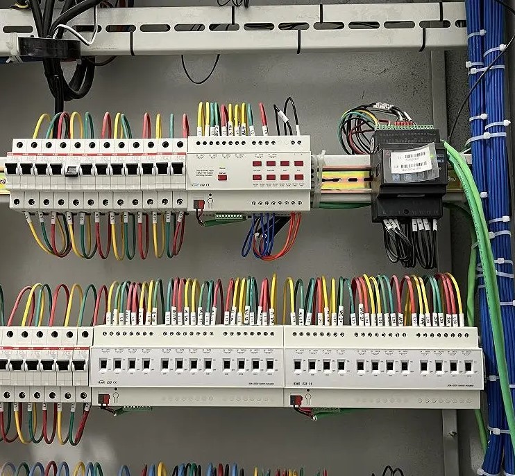 KNX 开关执行器+DDC 智能照明 + 楼宇自控系统 大功率照明