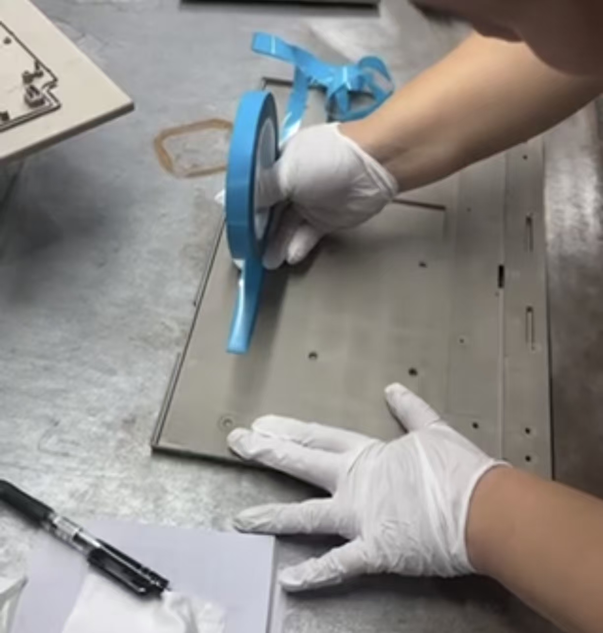 专业镁合金超低电阻皮膜导热胶粘性好适用于3C 通讯电子产品