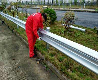 宁波省级路波形防护栏用什么样的