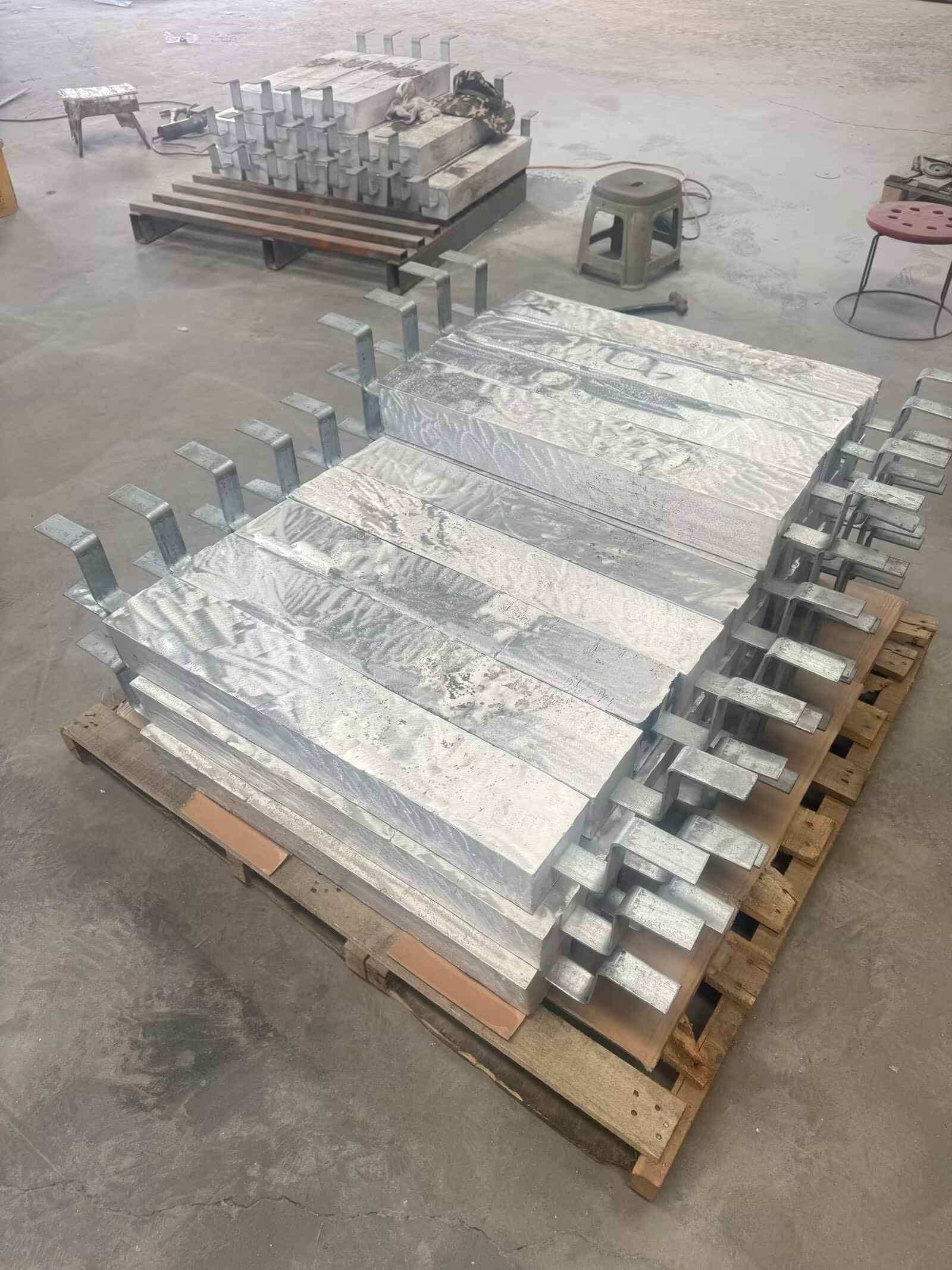 阴极保护铝合金牺牲阳极 合金成分对电化学性能的影响