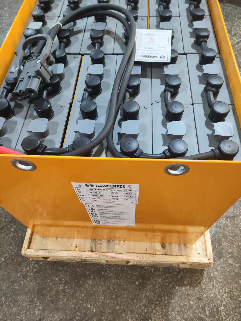 英国霍克叉车电池组林德E10电瓶叉车维修 牵引电池3PzS420更换 Linde