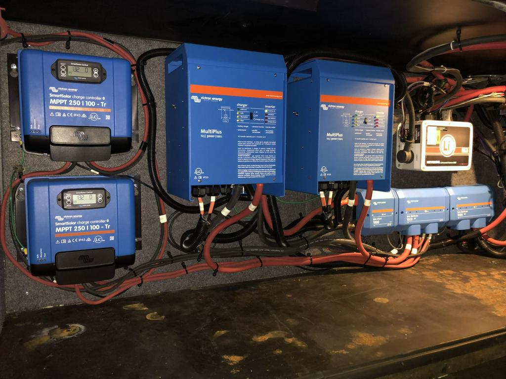荷兰Victron energy船用充电器Phoenix charger 24V25A 原装 进口