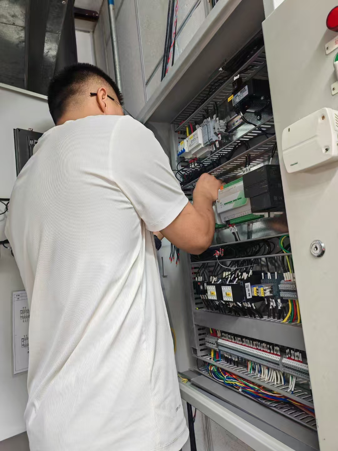 DDC可编程控制器与BAS建筑设备监控管理系统