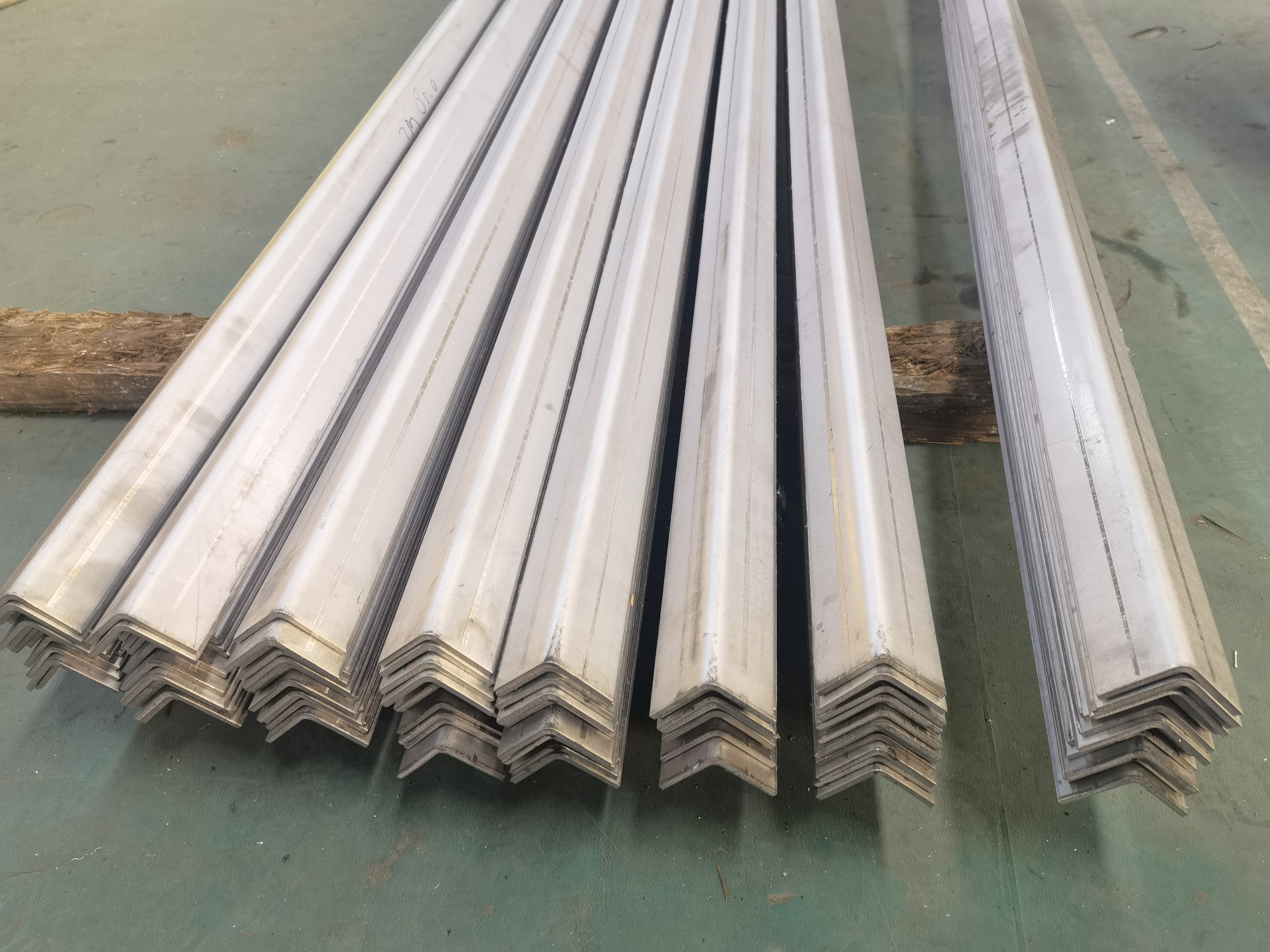 现货TA2钛合金角铁 TA2等边L型支撑条 纯钛角钢 钛合金角铁