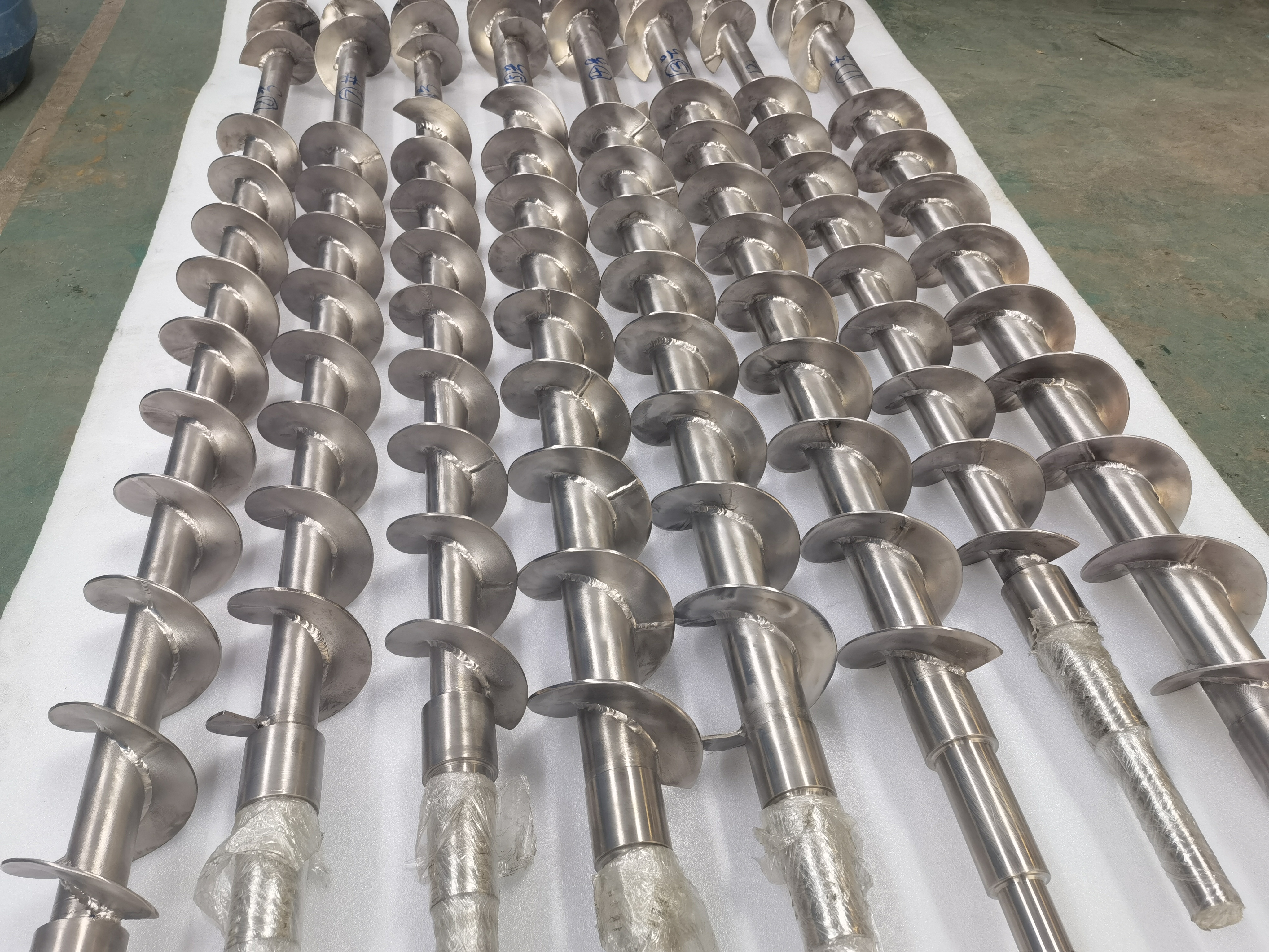 欣旺腾加工定制TA2钛合金绞龙 化工上料螺旋设备 上料钛搅拌轴