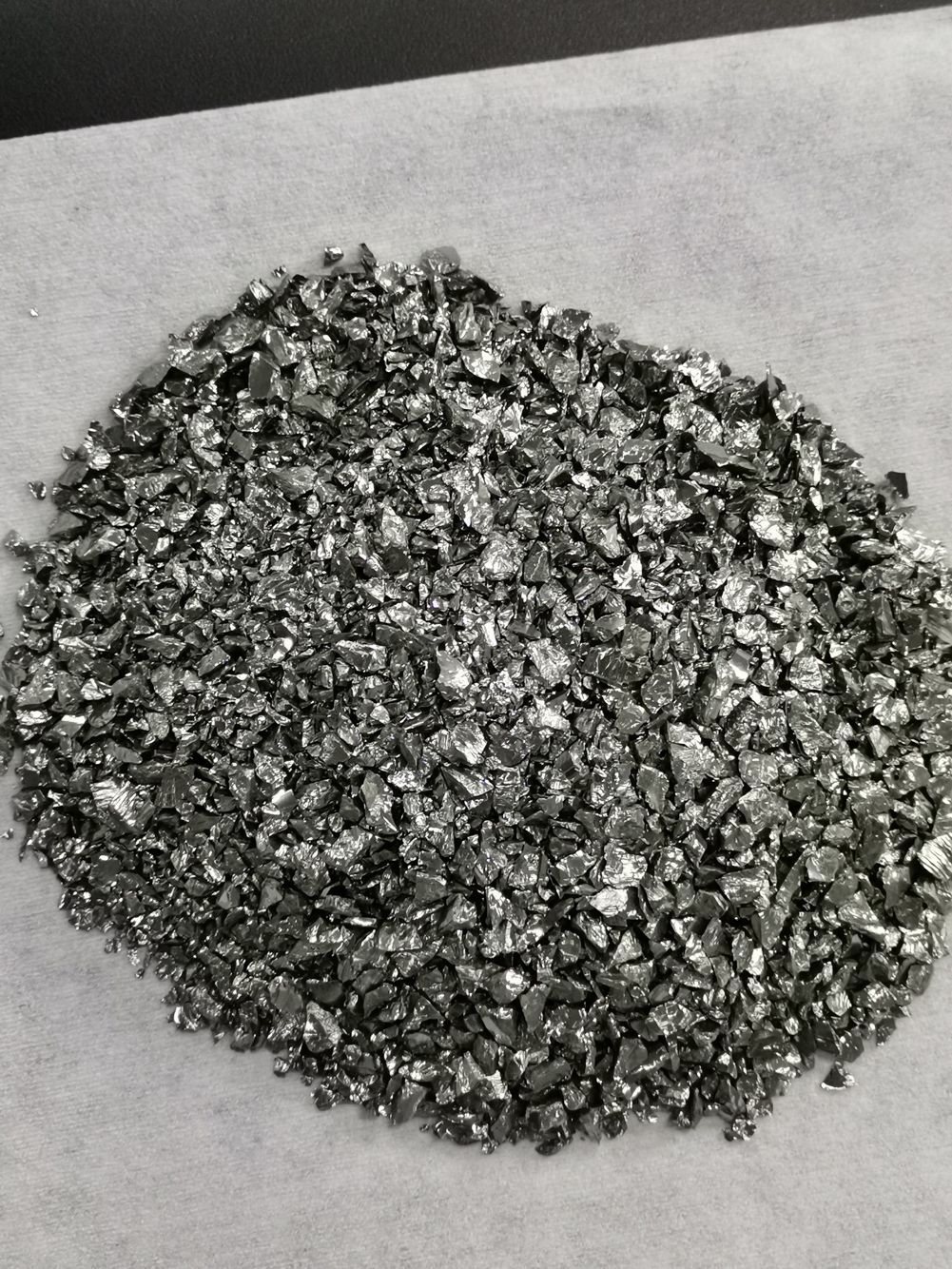 拓扑量子材料，锡Sn，锗Ge，铋Bi，铕Eu，锶Sr