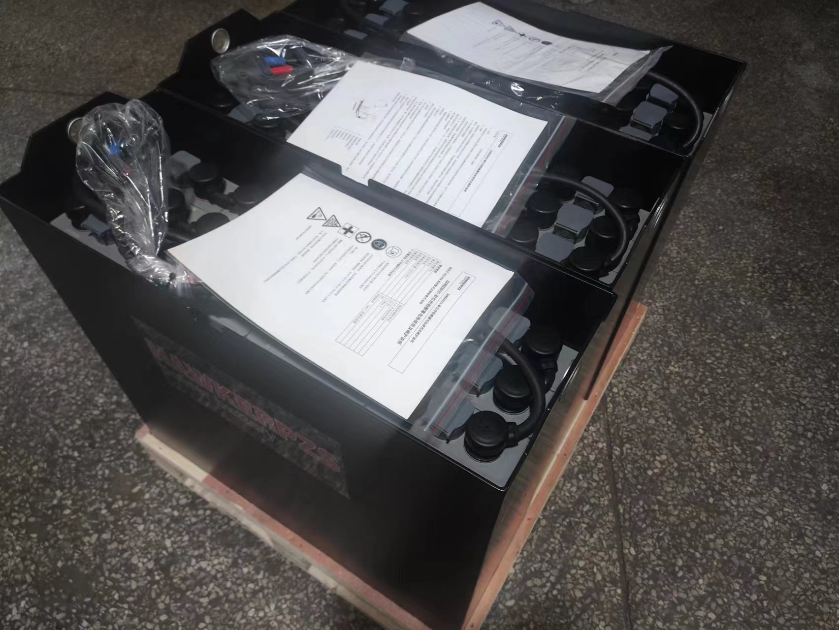 4PzS460/48V英国霍克蓄电池厂家配套林德叉车E15C电瓶 全新电瓶容量高
