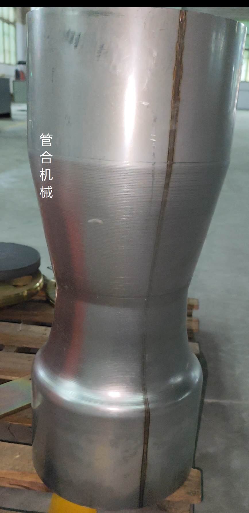 流体管件表面打磨拉丝去皮设备 曲面管件旋压纹路去除设备