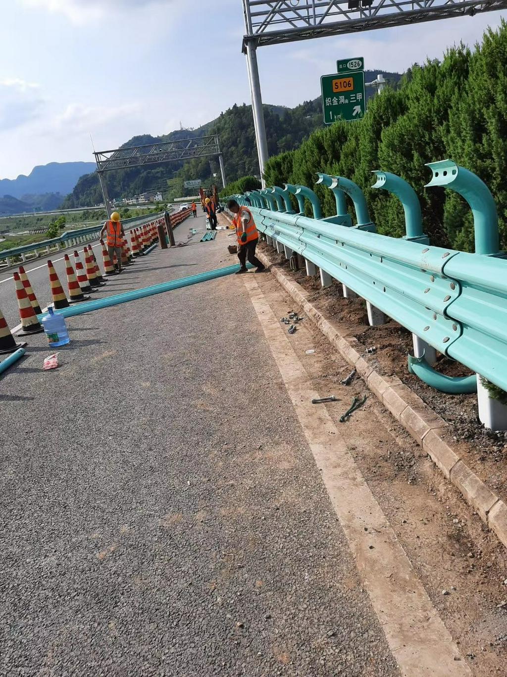 广东深圳专业生产波形护栏