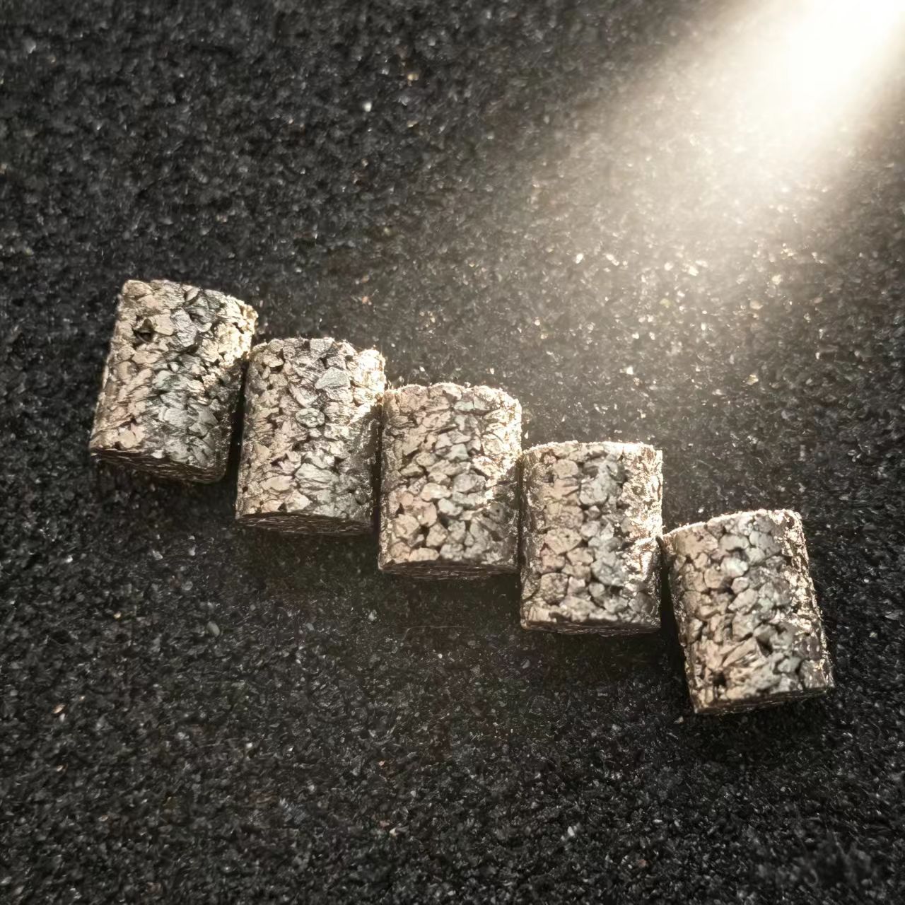 金属粉末烧结实心管 多孔钛 / 不锈钢烧结滤块 微孔过滤元件