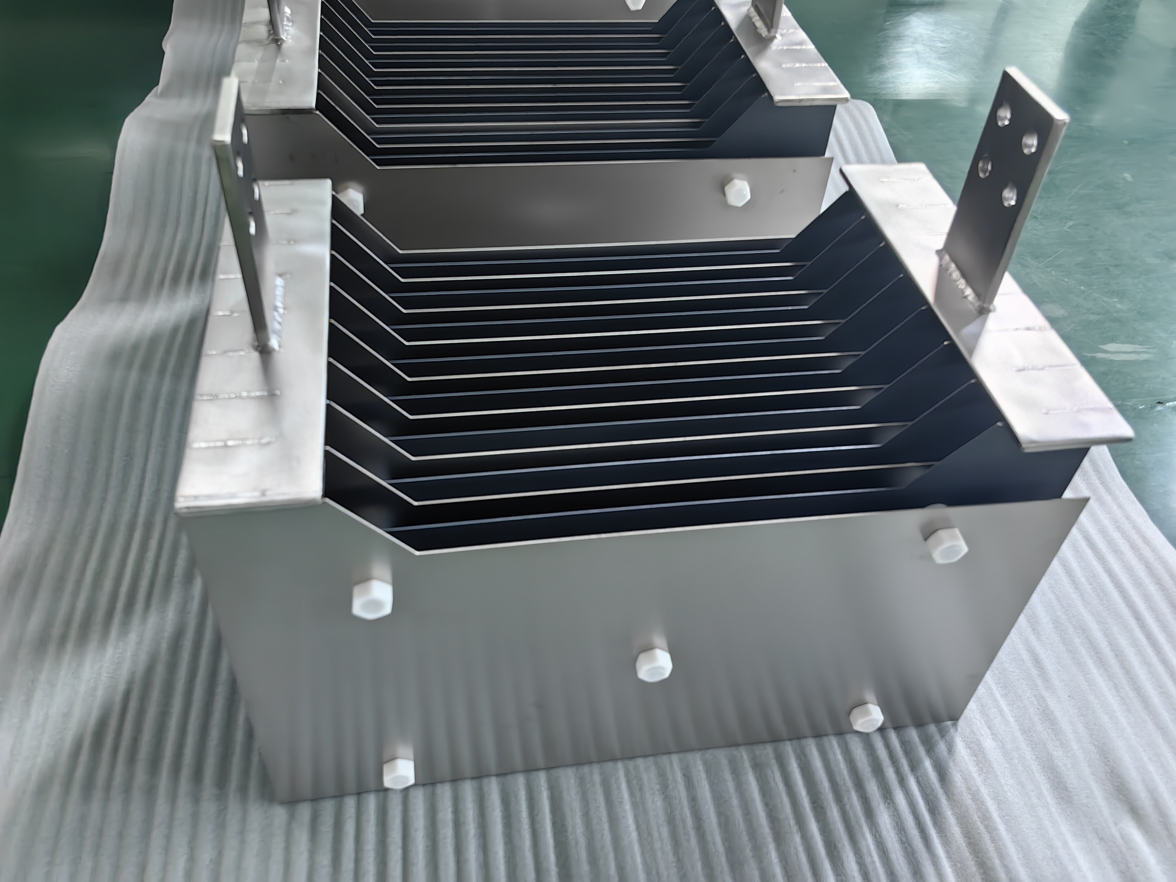 加工定制钌铱电镀钛阳极  化工污水处理电镀钛电极  消毒除垢钛电极组件