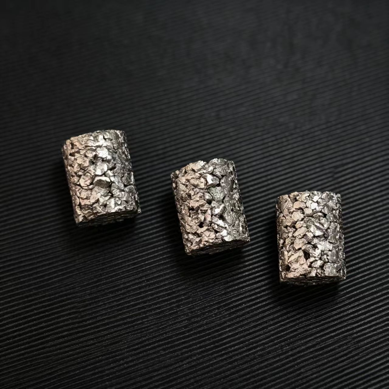 金属粉末烧结实心管 多孔钛 / 不锈钢烧结滤块 微孔过滤元件