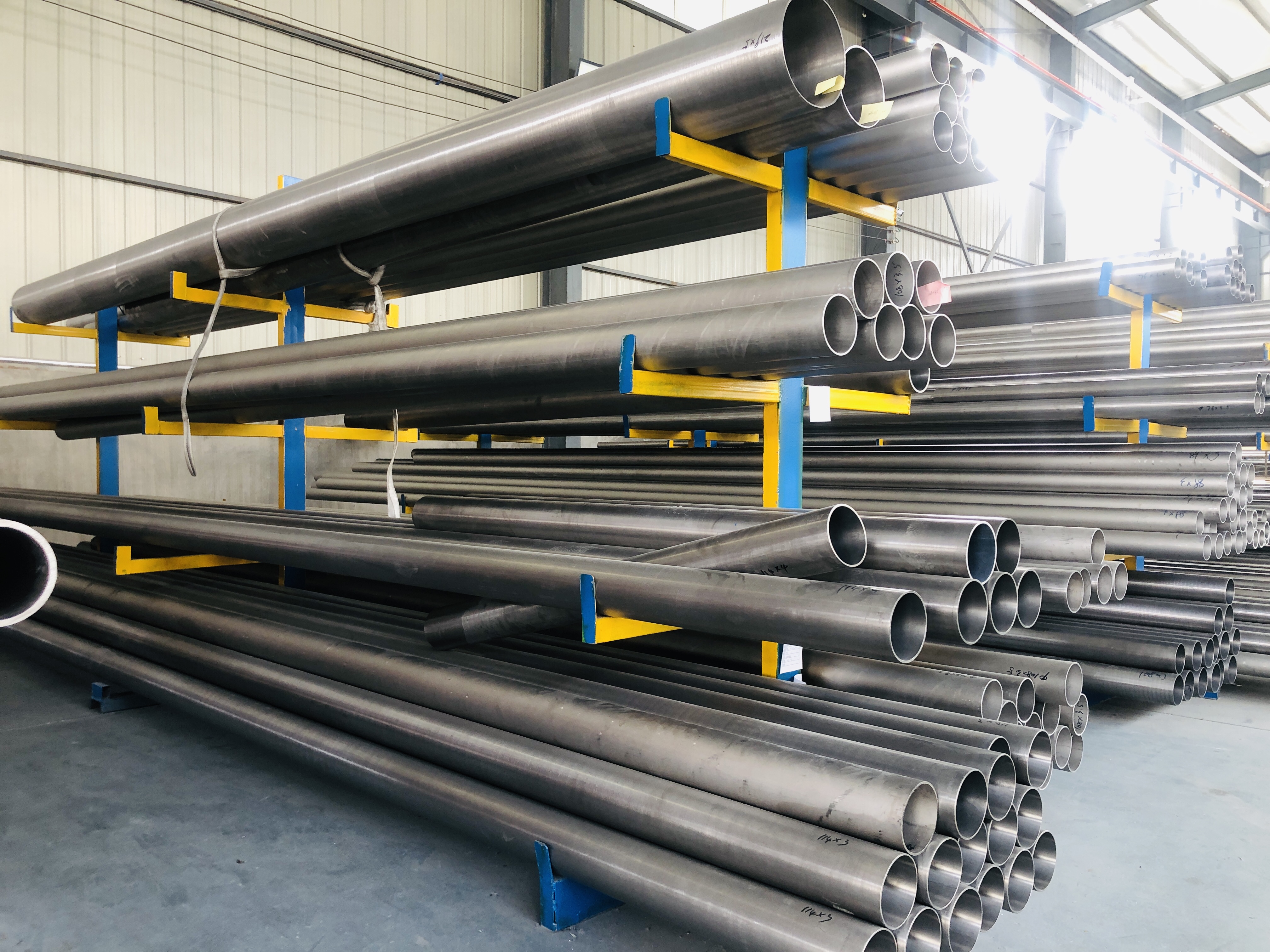 欣旺腾加工定制TA2钛合金无缝管  高精密度无缝零切管