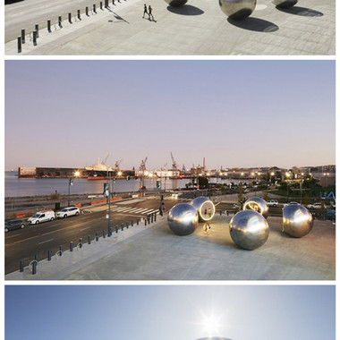 扬州公共艺术装置 镜面灯光球雕塑 抛光钢制球雕塑定制