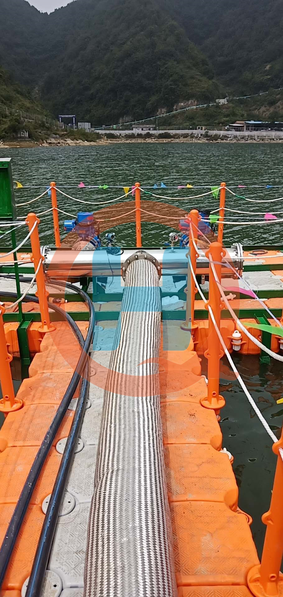 供应抽水浮台浮筒码头组合式浮筒水上平台跨水浮桥水上长廊