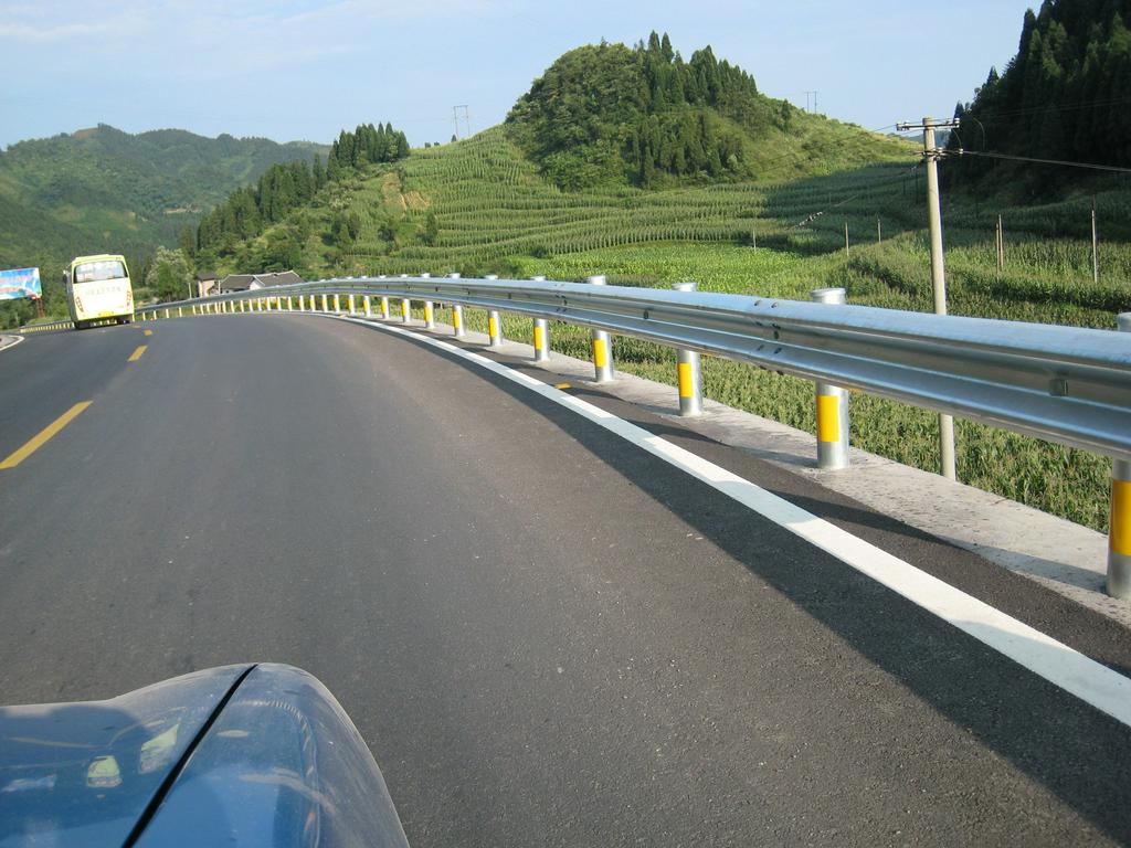 广西高速公路波形护栏