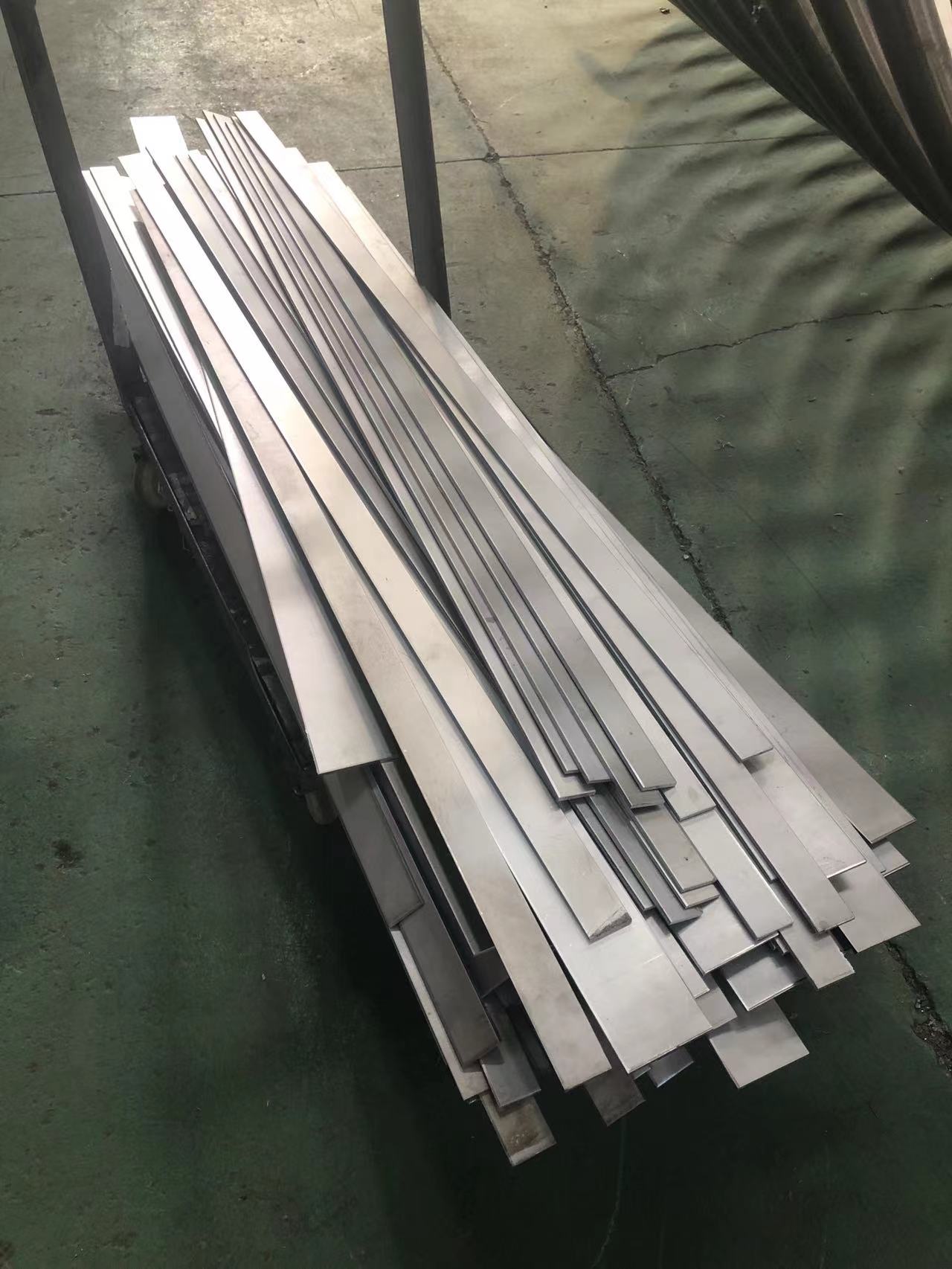 欣旺腾现货TA2钛合金板材   可零切高强度钛板