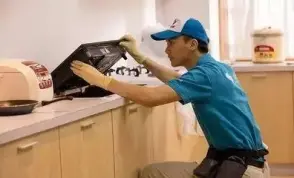 武汉方太燃气灶维修-燃气灶火焰发现脱火-回火维修人工24小时上线指南