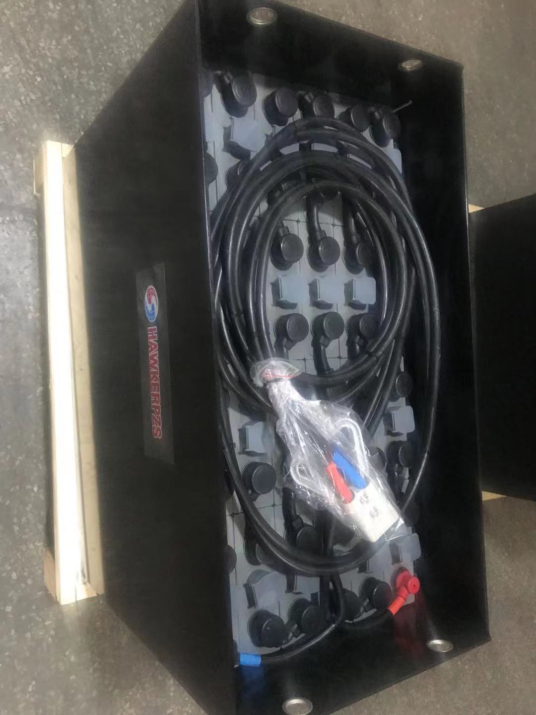 合力四支点平衡重式叉车CPD50B2 英国动力霍克蓄电池5PZS700 电瓶80V