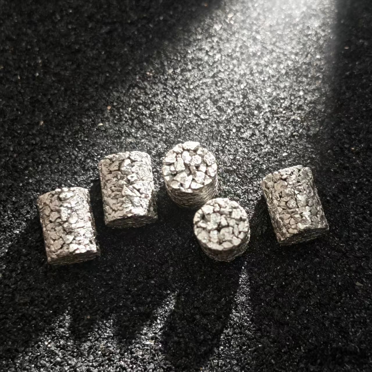 金属粉末烧结实心管 多孔钛 / 不锈钢烧结滤块 微孔过滤元件