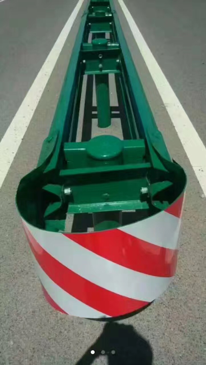 河南信阳公路成套波形护栏板生产厂家