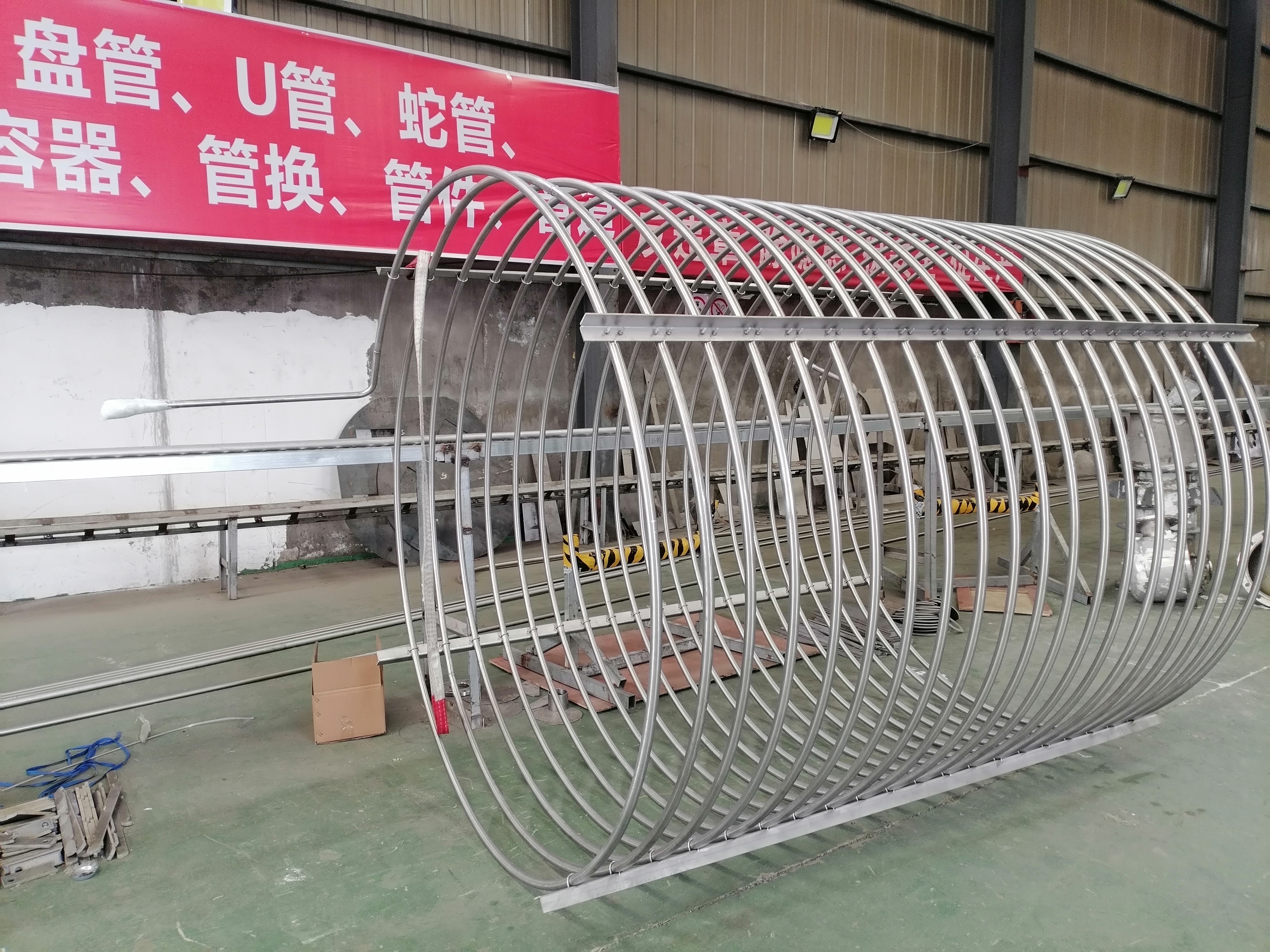 欣旺腾加工TA2钛合金设备  化工用换热钛盘管  筒体内置换热盘管 定制加工钛盘管