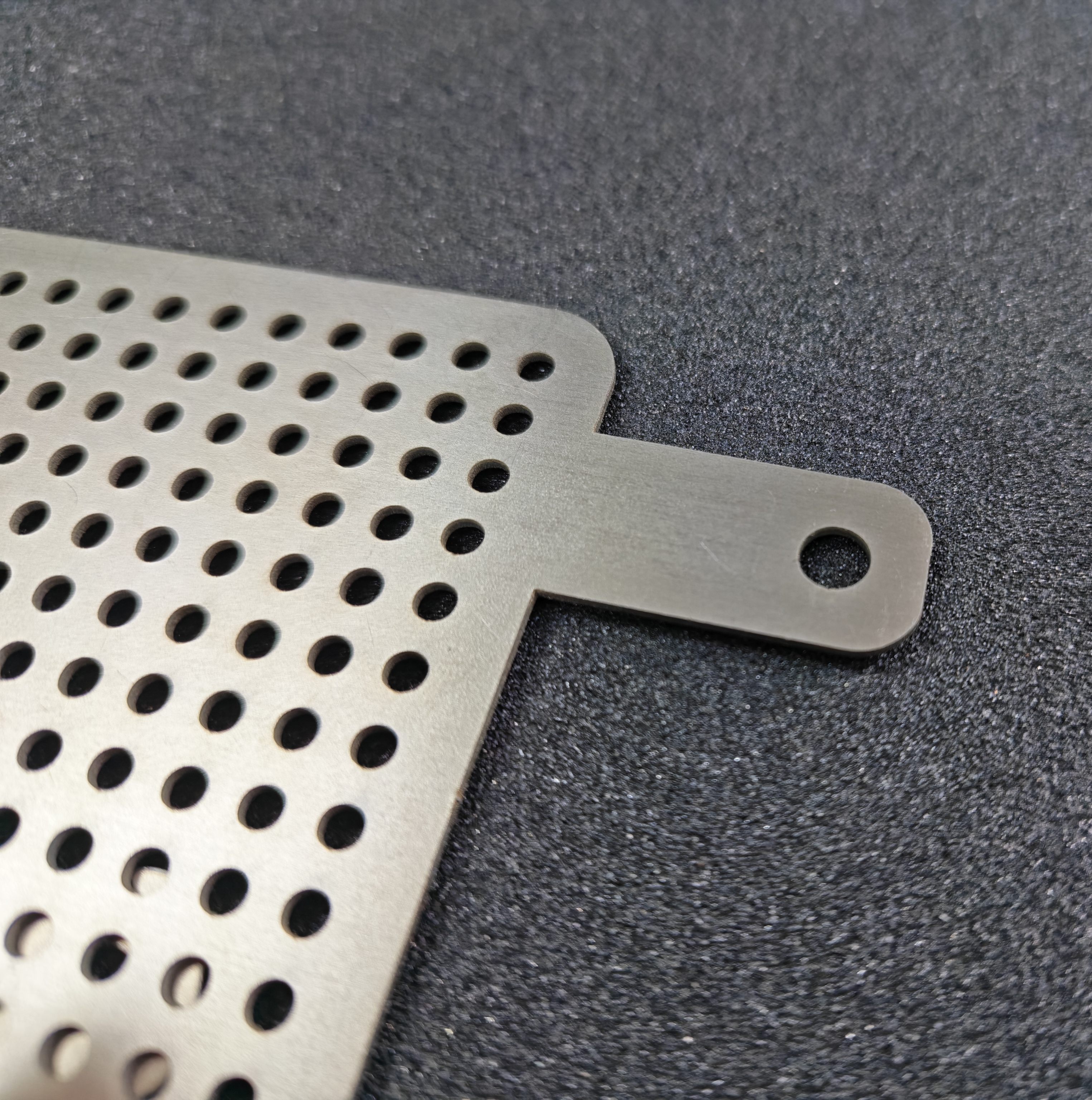 工业纯钛带柄冲孔网 反应器布气钛板 电解用多孔钛电极片