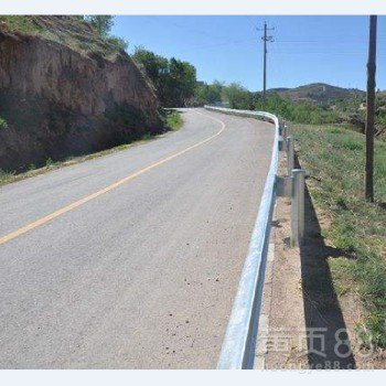 陕西格拉瑞斯护栏板厂波形护栏道路安全护栏安装15一米
