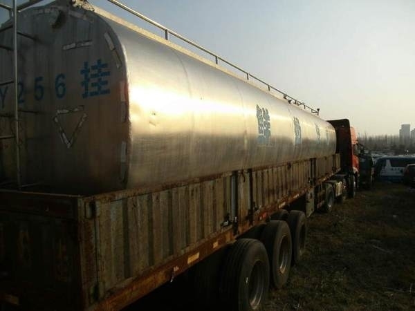 出售送牛奶的罐与车数台