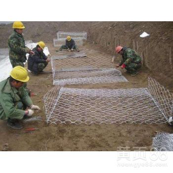 铅丝石笼网理论上在长时间河道治理过程中不会生锈