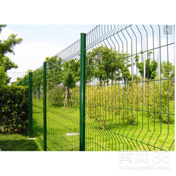 桃型柱护栏网_体育场围栏_道路围栏_工业区围栏