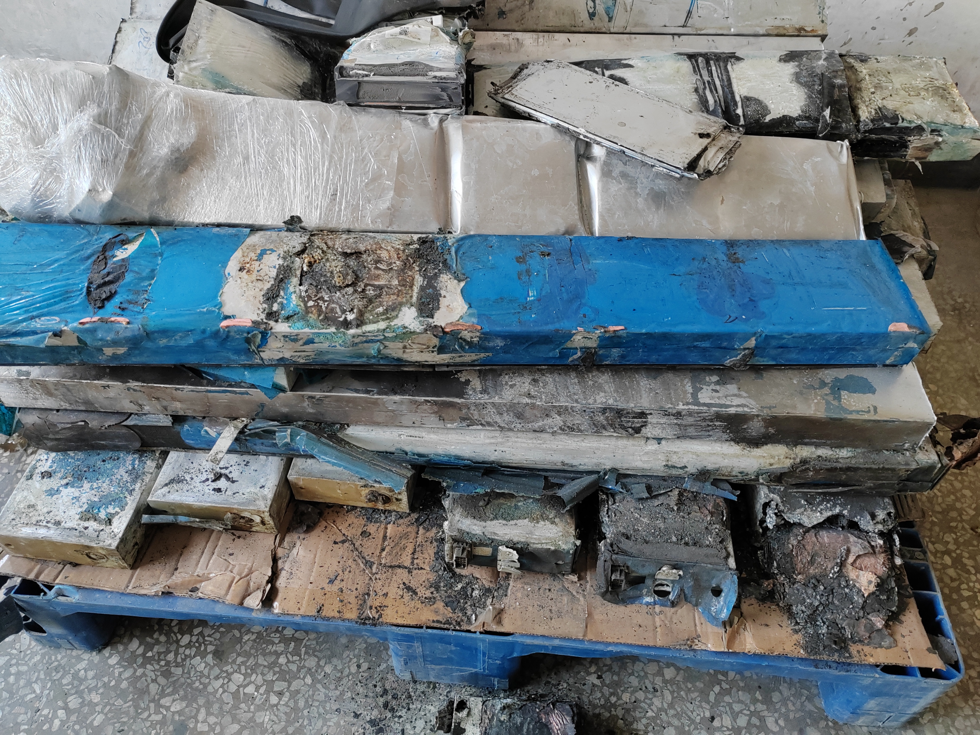 收购报废锂电池