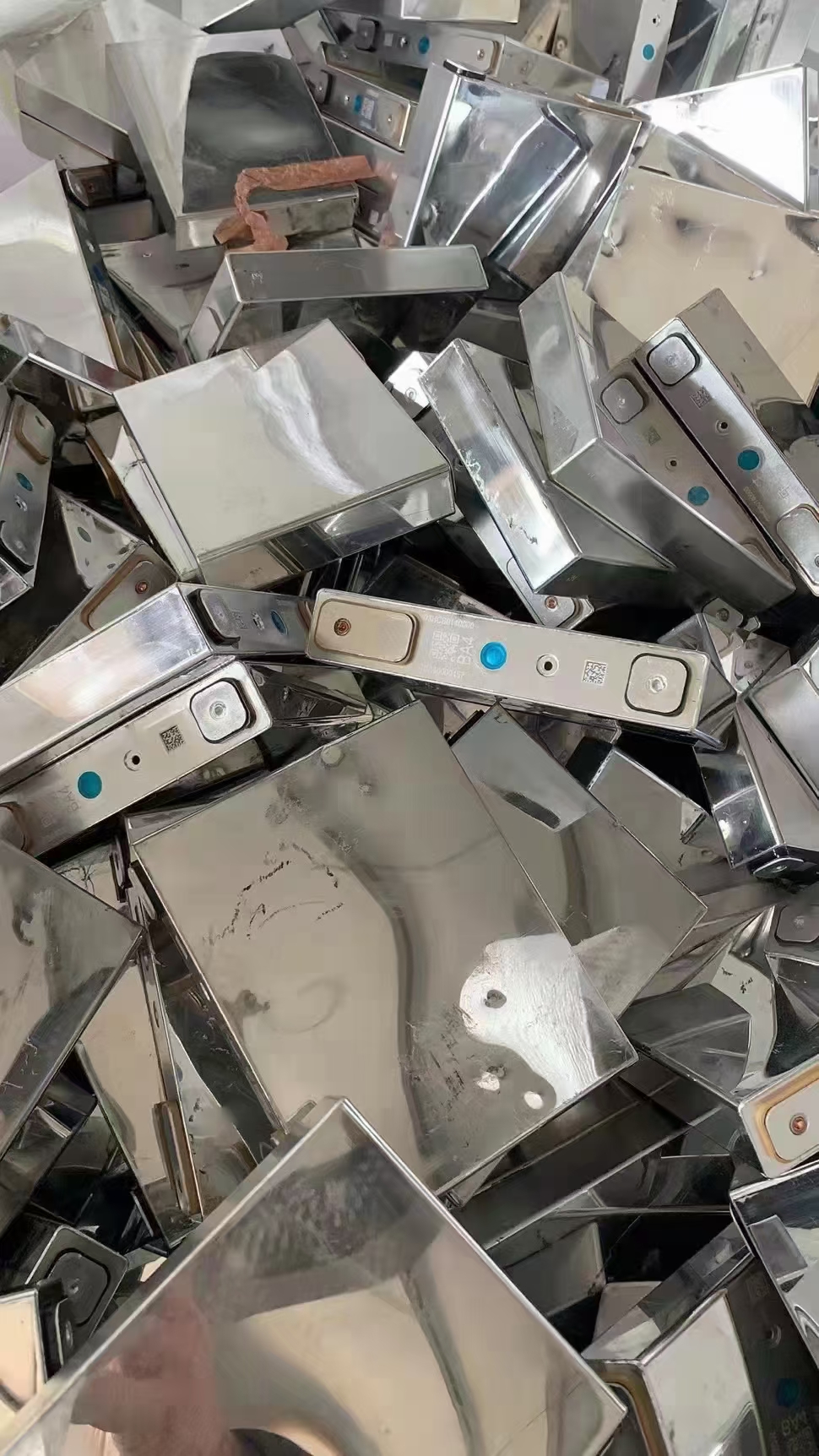 白名单湿法厂月需求3000吨废锂电池